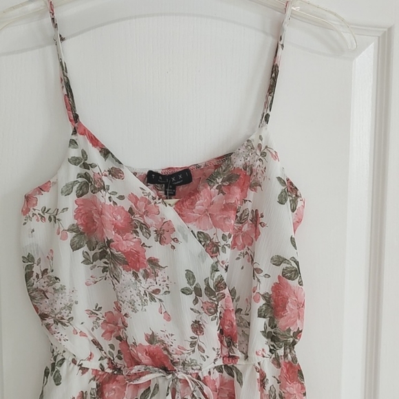 New Francesca's TRIXXI Chiffon Ruffle Floral Print Surplice Dress Peachy Pink S - Picture 7 of 13